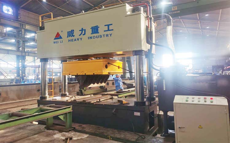1000噸二梁四柱油壓機_校直校正