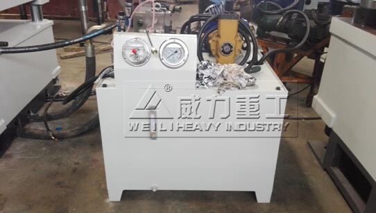 四柱油壓機 四柱油壓機